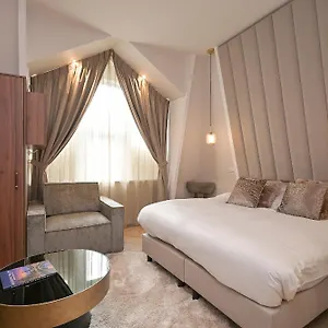Novallure Downtown - Short Hotel
